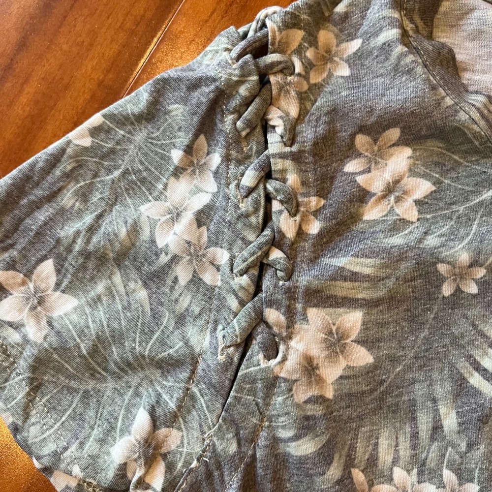 Chaser Tropical Tshirt Tee Top Faded‎ Wash Olive Green Lace Up Sleeve New Size M - Picture 4 of 7